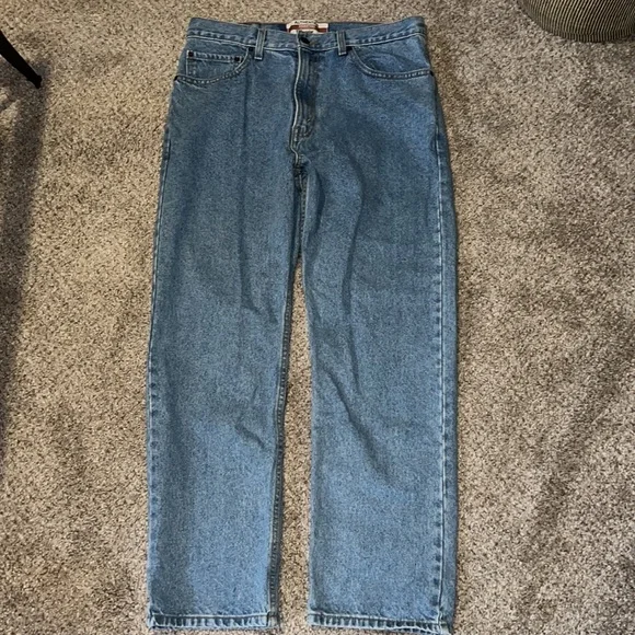 AUTHENTIC LEVI’S - Picture 4 of 6